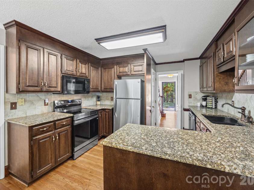 1596 Old Tara Lane, Fort Mill, SC 29708.  MLS# CAR4368167, YatesRealty ID 19879. 