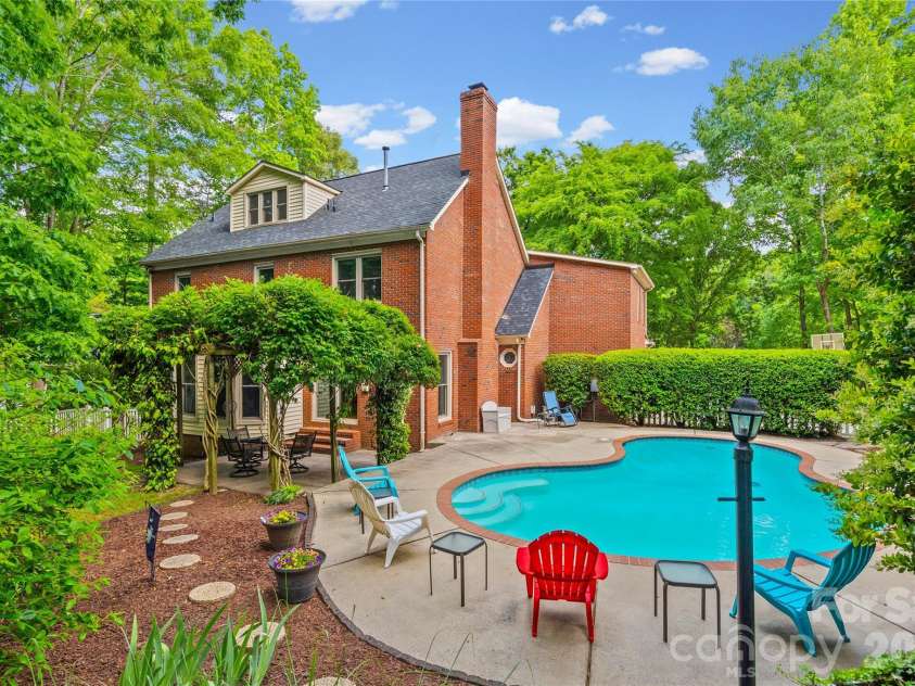 1596 Old Tara Lane, Fort Mill, SC 29708.  MLS# CAR4368167, YatesRealty ID 19879. 