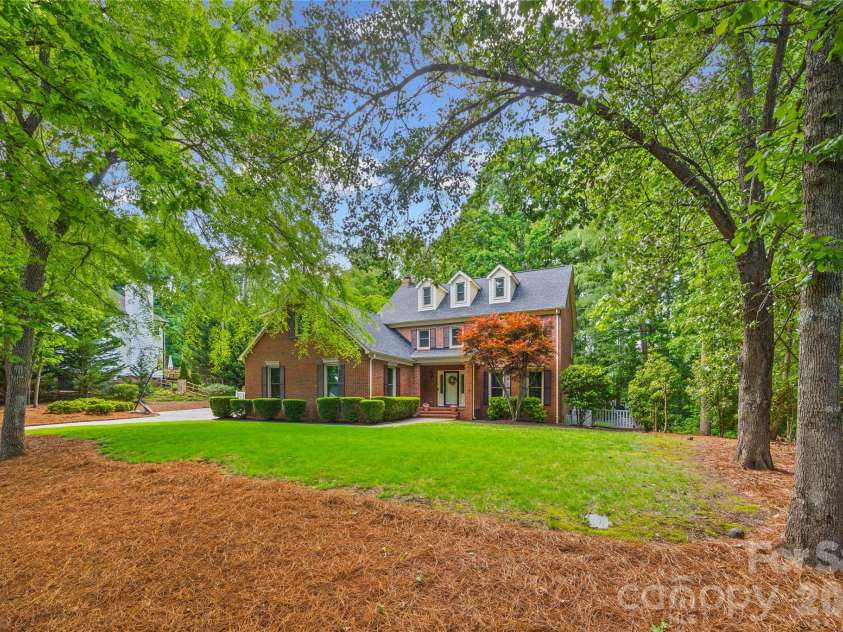 1596 Old Tara Lane, Fort Mill, SC 29708.  MLS# CAR4368167, YatesRealty ID 19879. 