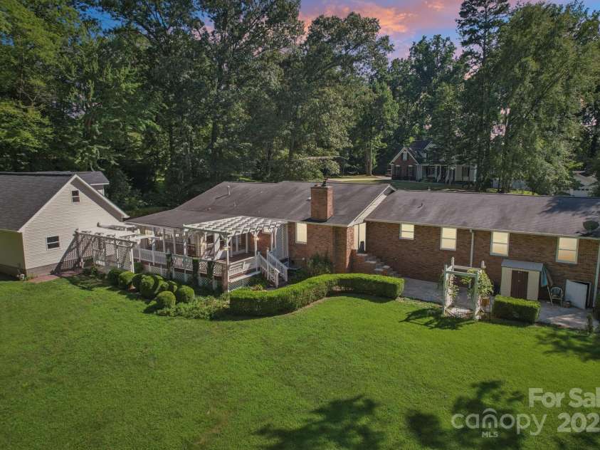 3333 Tanglewood Drive, Rock Hill, SC 29732.  MLS# CAR4276596, YatesRealty ID 1988. 