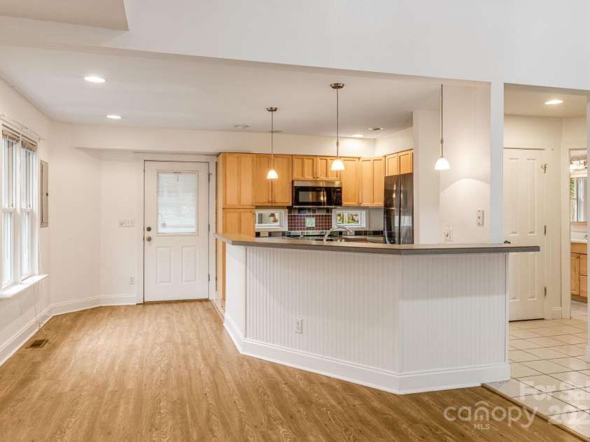 19 Castle Street, Asheville, NC 28803.  MLS# CAR4250790, YatesRealty ID 19881. Main house