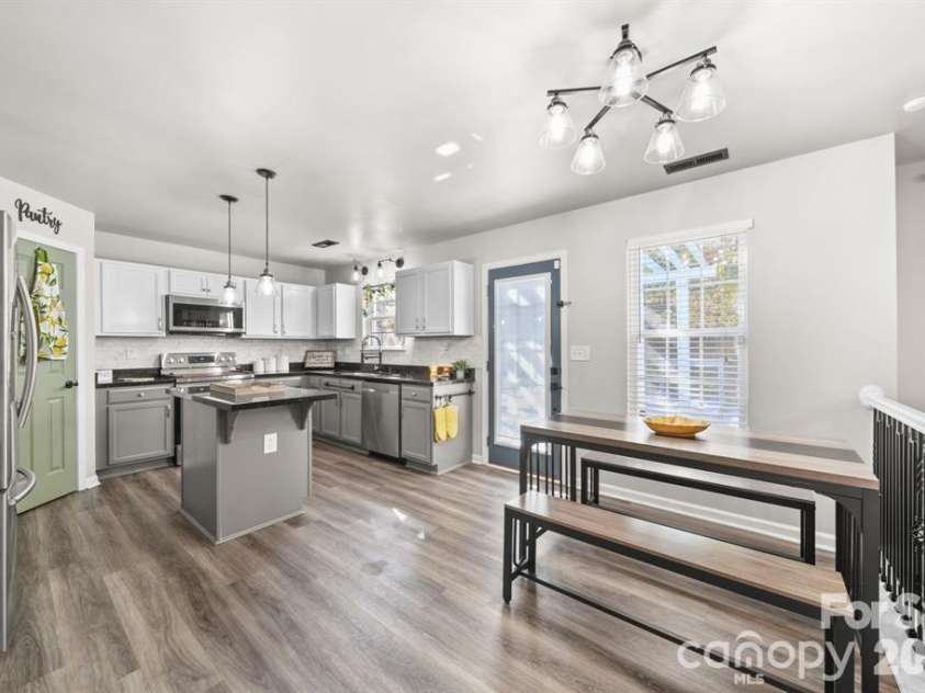 5207 Sunriver Road, Gastonia, NC 28054.  MLS# CAR4361713, YatesRealty ID 19881. 