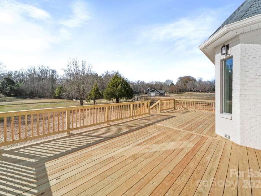 16612 Blackberry Hills Drive, Midland, NC 28107.  MLS# CAR4327675, YatesRealty ID 19882. 