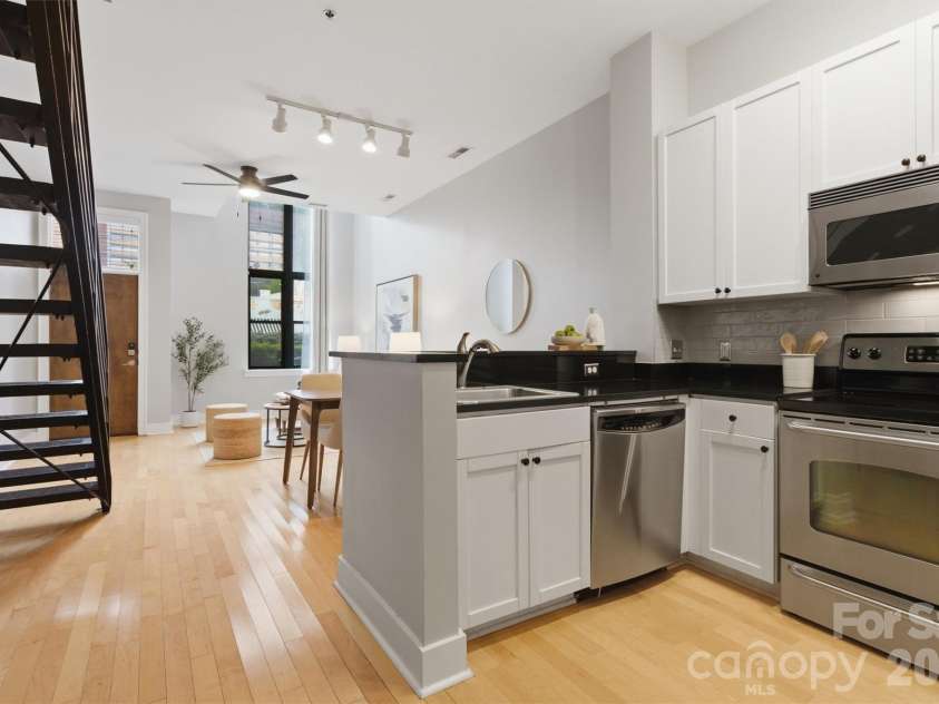 115 Park Avenue, Charlotte, NC 28203.  MLS# CAR4375422, YatesRealty ID 19883. 