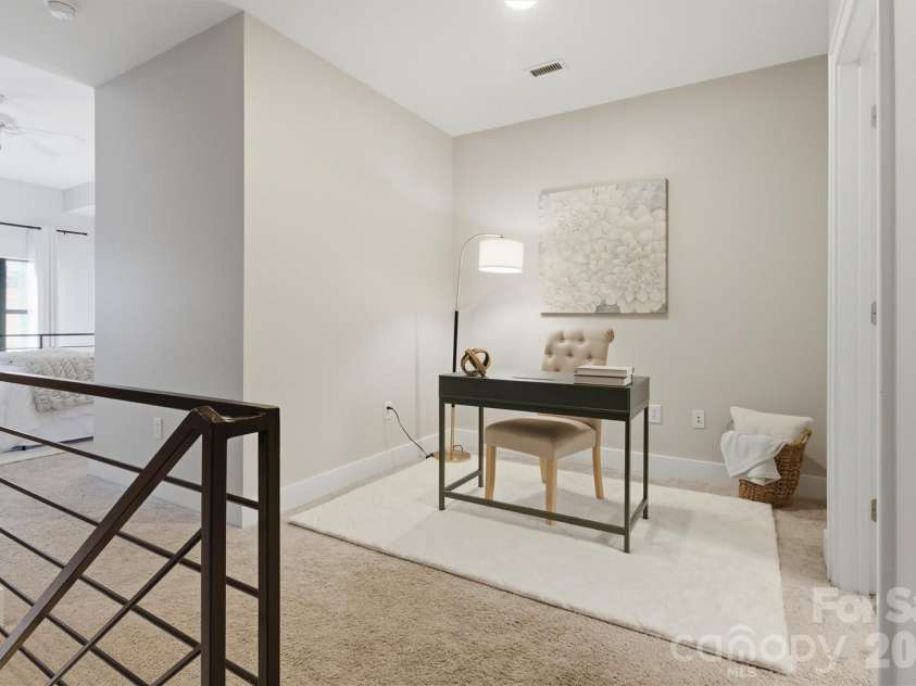 115 Park Avenue, Charlotte, NC 28203.  MLS# CAR4375422, YatesRealty ID 19883. Flexible space for home office, reading room, or home gym.