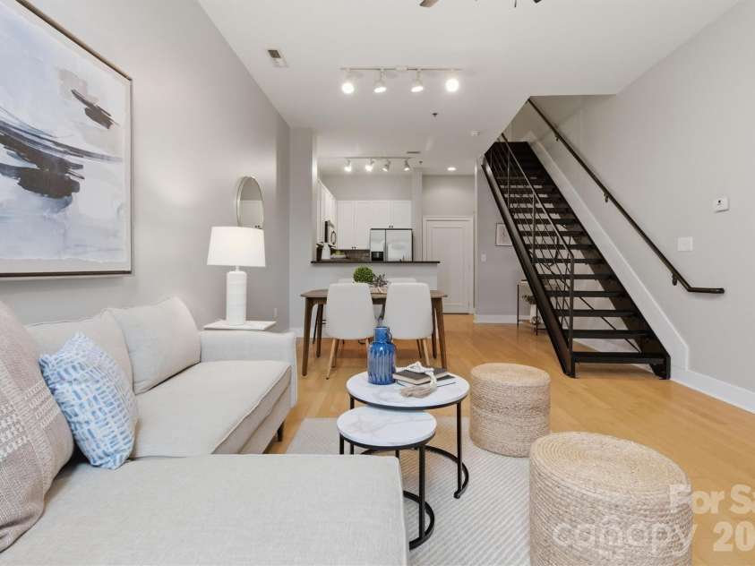 115 Park Avenue, Charlotte, NC 28203.  MLS# CAR4375422, YatesRealty ID 19883. Open concept living and dining space. 
