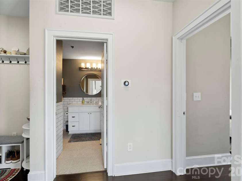 115 Park Avenue, Charlotte, NC 28203.  MLS# CAR4380379, YatesRealty ID 19883. 