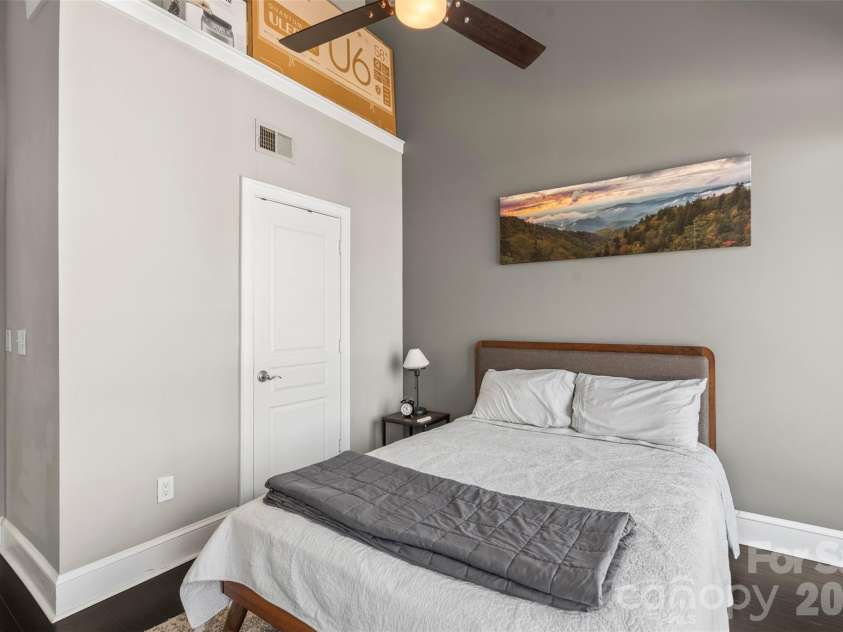 115 Park Avenue, Charlotte, NC 28203.  MLS# CAR4380379, YatesRealty ID 19883. 