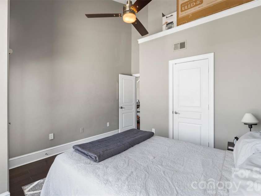 115 Park Avenue, Charlotte, NC 28203.  MLS# CAR4380379, YatesRealty ID 19883. 