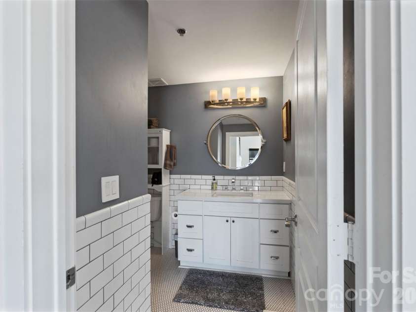 115 Park Avenue, Charlotte, NC 28203.  MLS# CAR4380379, YatesRealty ID 19883. 
