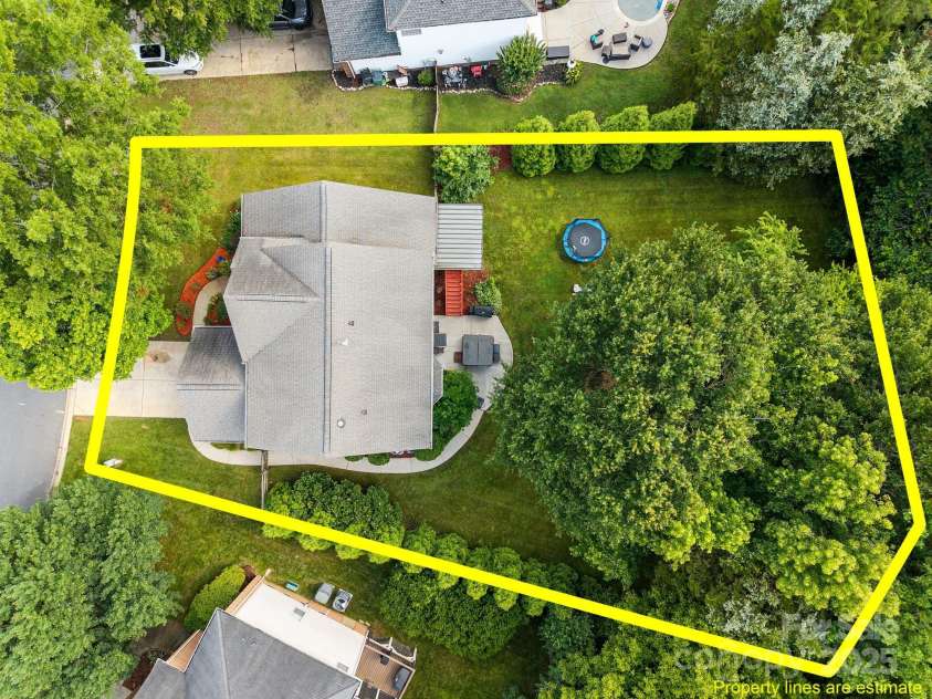 10919 Valley Spring Drive, Charlotte, NC 28277.  MLS# CAR4268812, YatesRealty ID 19884. 