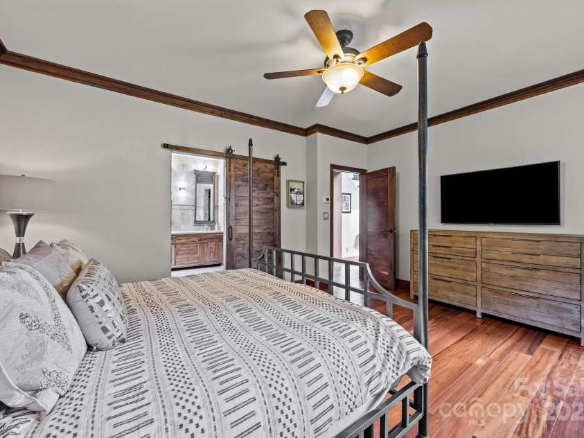 10919 Valley Spring Drive, Charlotte, NC 28277.  MLS# CAR4268812, YatesRealty ID 19884. 
