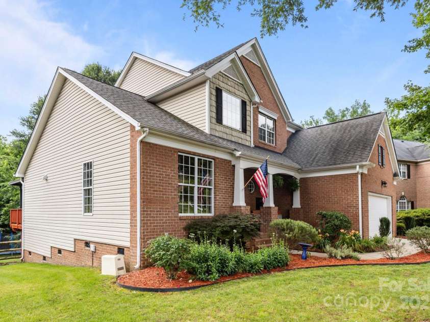 10919 Valley Spring Drive, Charlotte, NC 28277.  MLS# CAR4268812, YatesRealty ID 19884. 