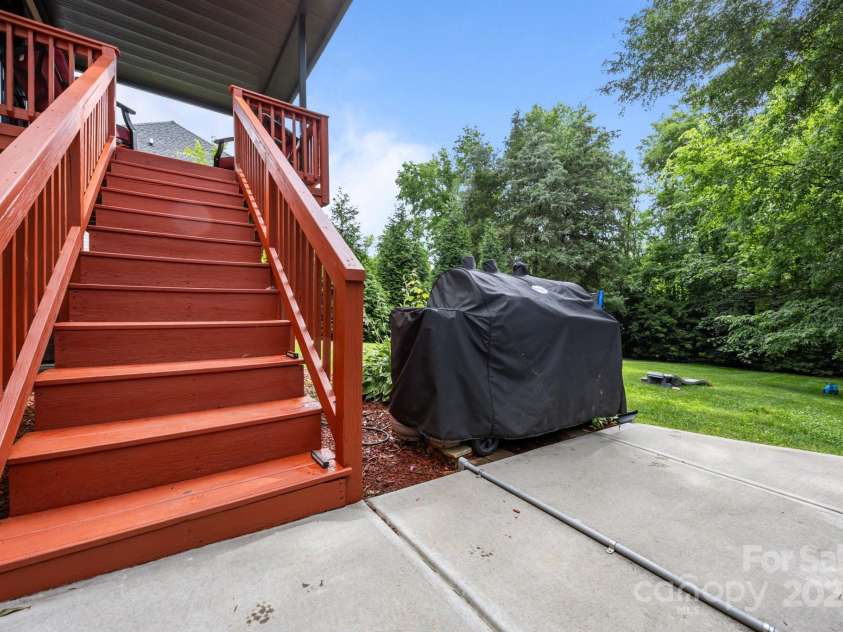 10919 Valley Spring Drive, Charlotte, NC 28277.  MLS# CAR4268812, YatesRealty ID 19884. 