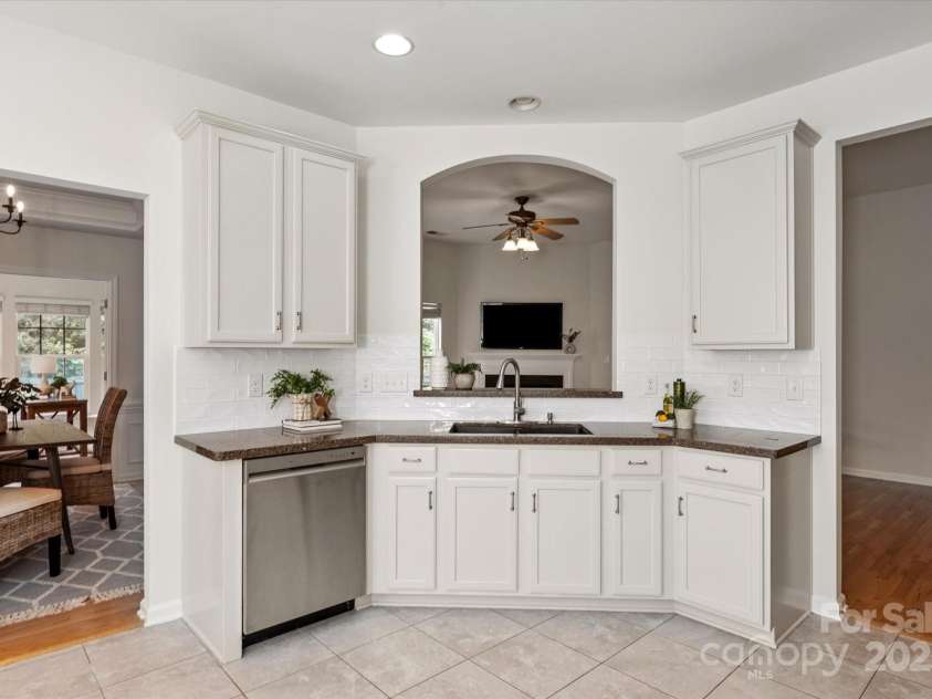 1003 Grayscroft Drive, Waxhaw, NC 28173.  MLS# CAR4267895, YatesRealty ID 19885. 