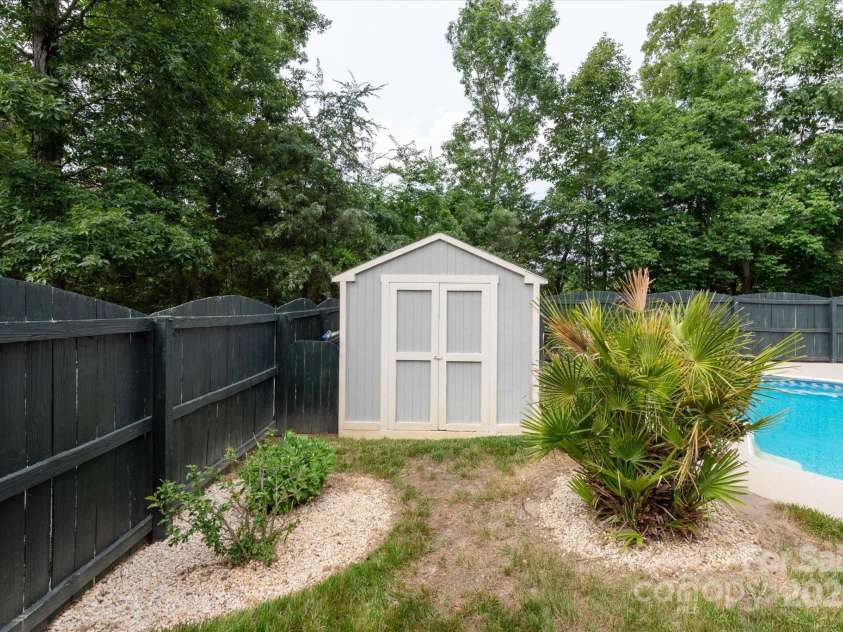 1003 Grayscroft Drive, Waxhaw, NC 28173.  MLS# CAR4267895, YatesRealty ID 19885. 