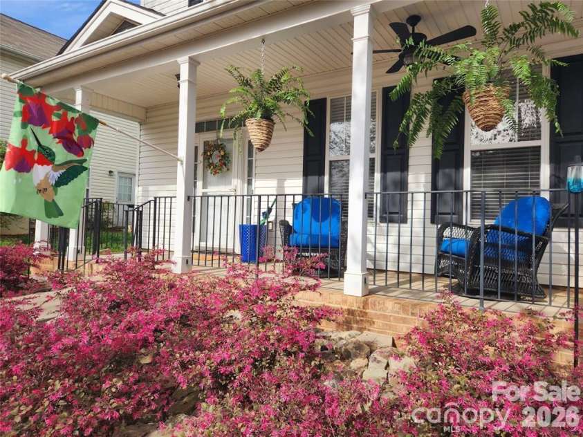15404 Crossing Gate Drive, Cornelius, NC 28031.  MLS# CAR4363409, YatesRealty ID 19885. Welcome Home!