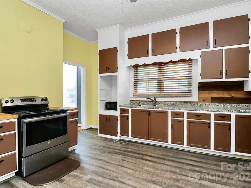 511 Elliott Street, Chester, SC 29706.  MLS# CAR4309653, YatesRealty ID 19887. 
