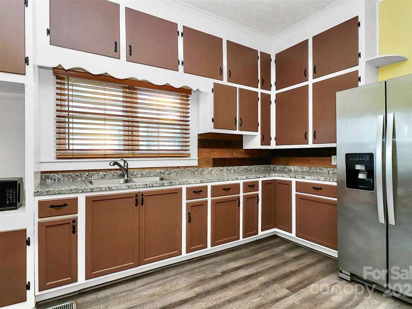 511 Elliott Street, Chester, SC 29706.  MLS# CAR4309653, YatesRealty ID 19887. 