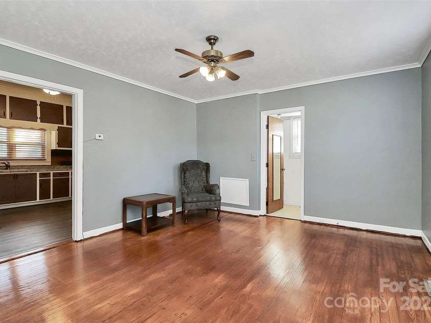 511 Elliott Street, Chester, SC 29706.  MLS# CAR4309653, YatesRealty ID 19887. 