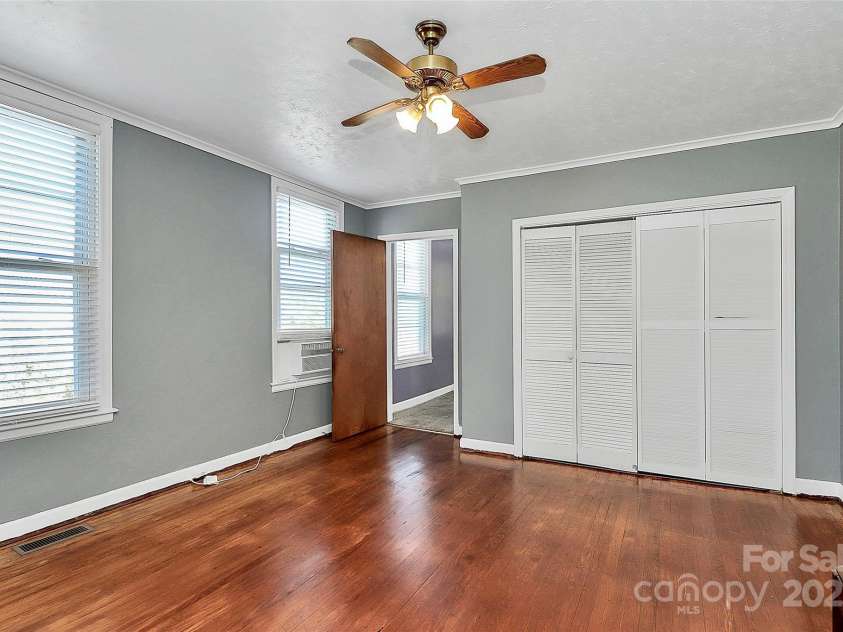 511 Elliott Street, Chester, SC 29706.  MLS# CAR4309653, YatesRealty ID 19887. 