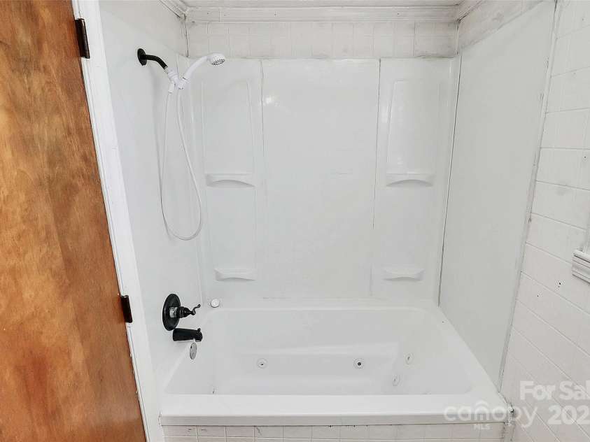 511 Elliott Street, Chester, SC 29706.  MLS# CAR4309653, YatesRealty ID 19887. 