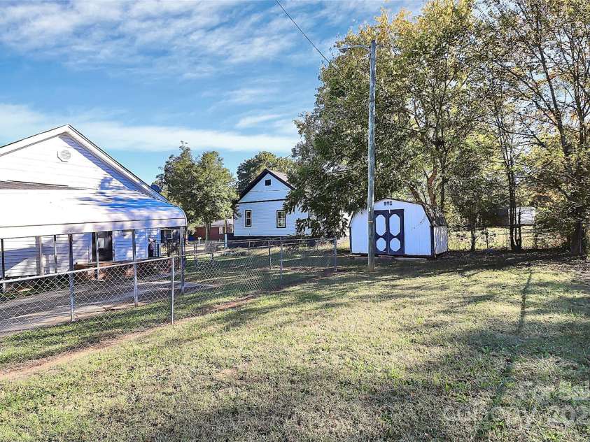 511 Elliott Street, Chester, SC 29706.  MLS# CAR4309653, YatesRealty ID 19887. 