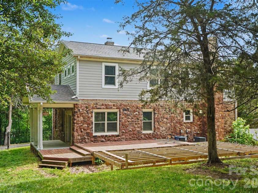 786 Ideal Drive, Concord, NC 28025.  MLS# CAR4376959, YatesRealty ID 19888. 