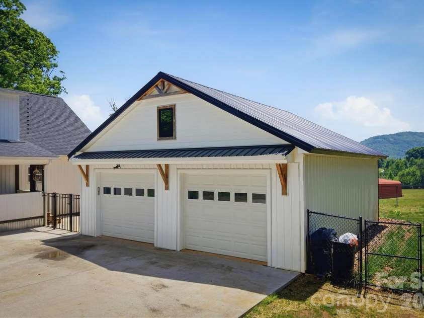 4190 Burkemont Road, Morganton, NC 28655.  MLS# CAR4377748, YatesRealty ID 19889. 