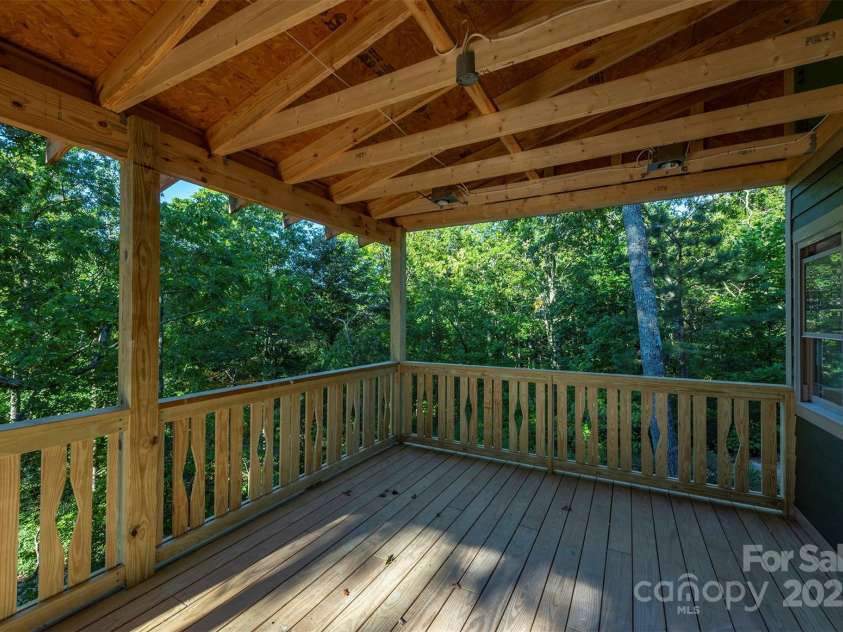 105 Bartram Way, Black Mountain, NC 28711.  MLS# CAR4330649, YatesRealty ID 1989. Covered Deck