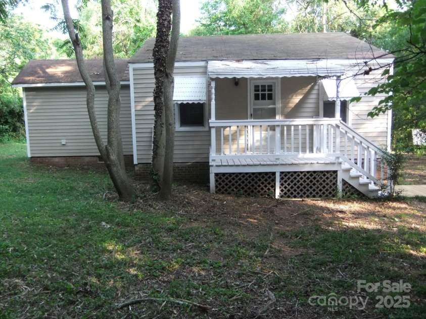 1629 & 1631 Harris Road, Fort Mill, SC 29708.  MLS# CAR4276684, YatesRealty ID 1989. 1631 Harris front