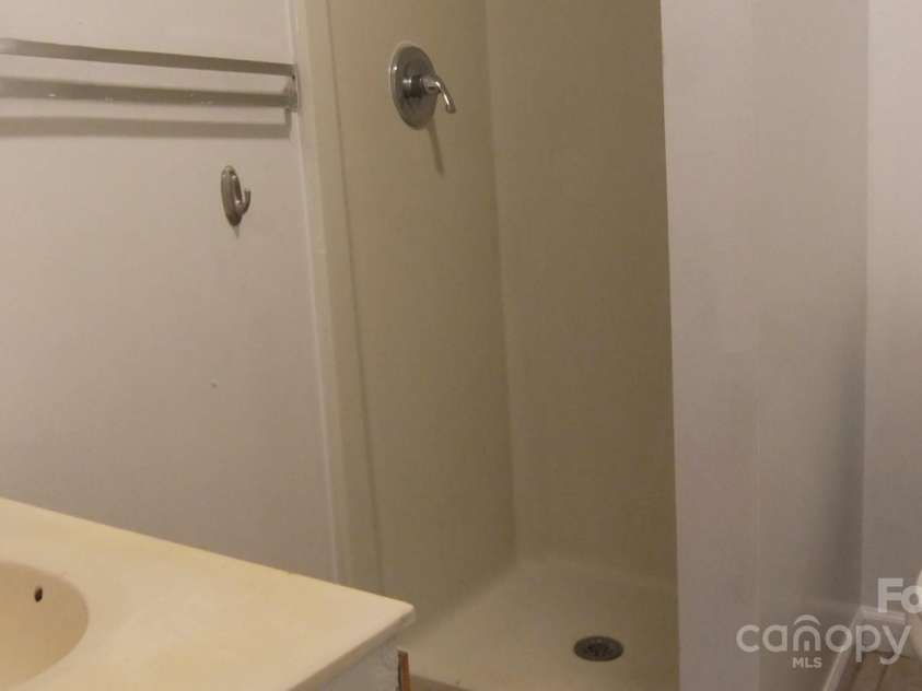 1629 and 1631 Harris Road, Fort Mill, SC 29708.  MLS# CAR4276684, YatesRealty ID 1989. 1629 Harris Bath w/Shower