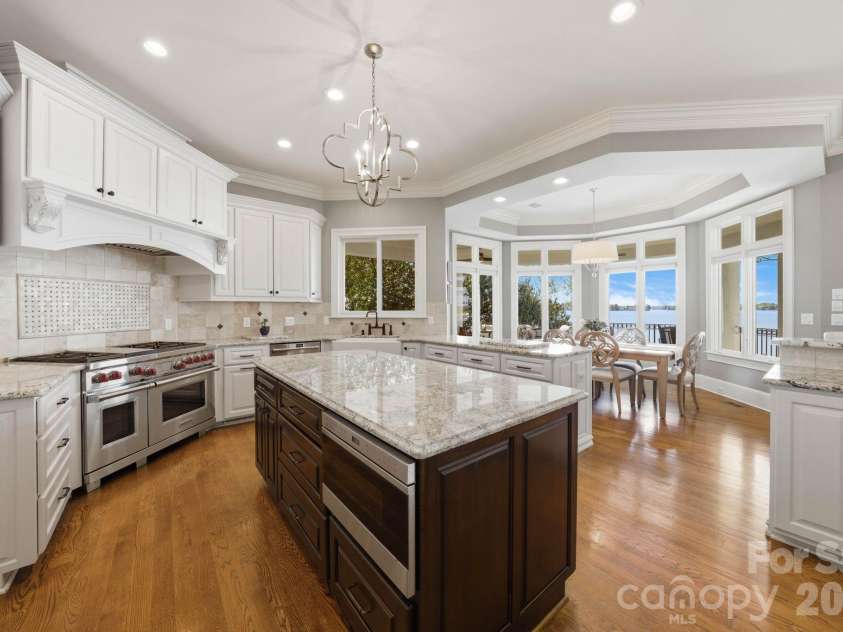18103 Harbor Light Boulevard, Cornelius, NC 28031.  MLS# CAR4361515, YatesRealty ID 19890. Gourmet kitchen with premium appliances and generous prep space