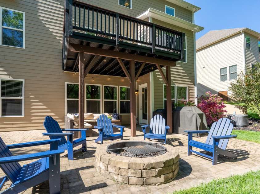 478 Iron Horse Lane, Midland, NC 28107.  MLS# CAR4371035, YatesRealty ID 19891. Fire Pit