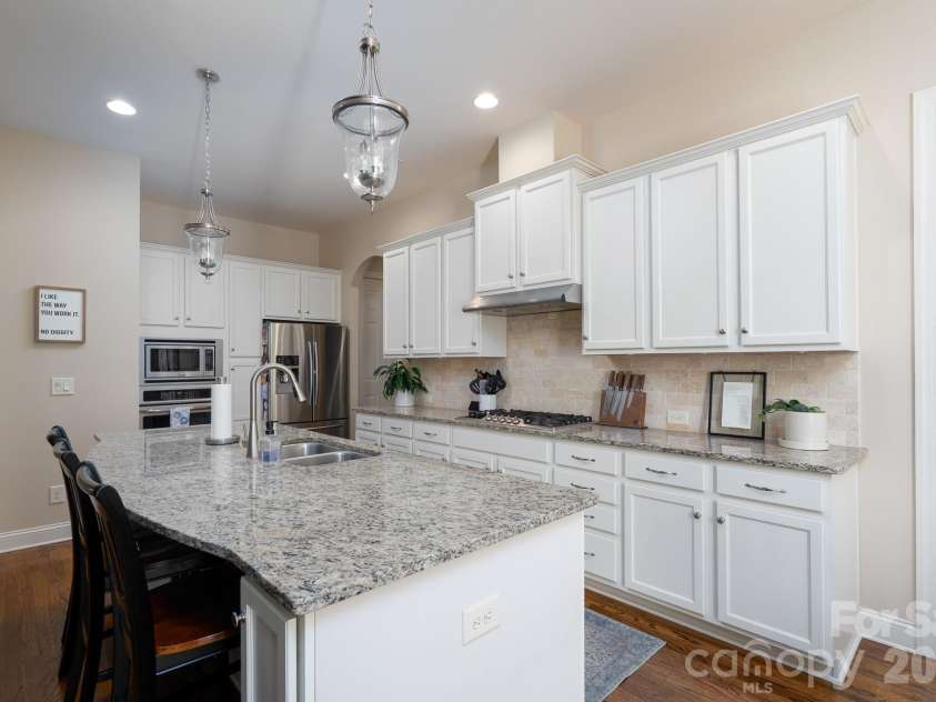 478 Iron Horse Lane, Midland, NC 28107.  MLS# CAR4371035, YatesRealty ID 19891. Kitchen