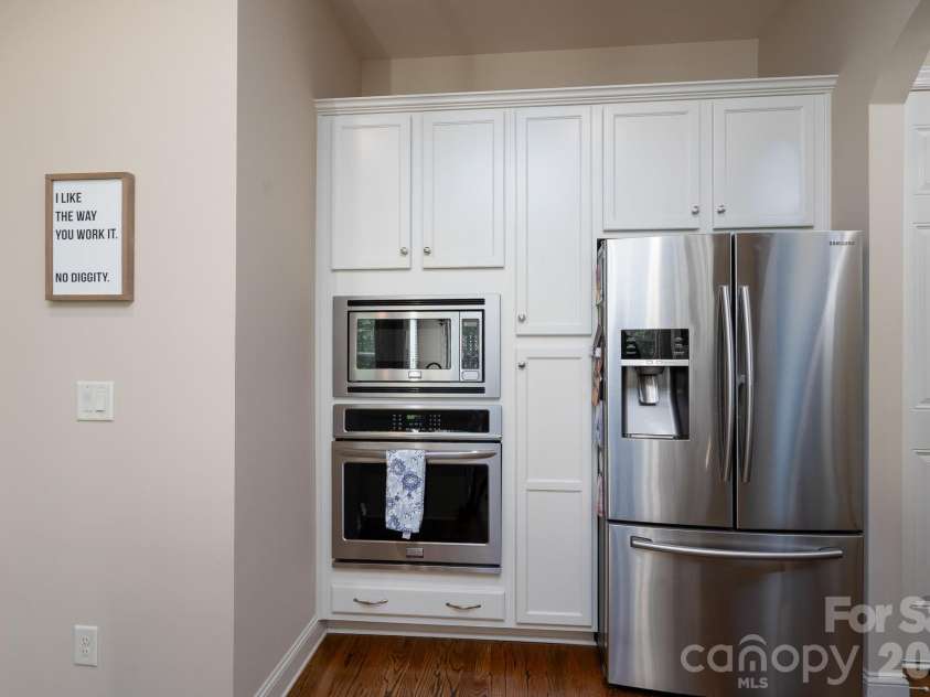 478 Iron Horse Lane, Midland, NC 28107.  MLS# CAR4371035, YatesRealty ID 19891. Kitchen