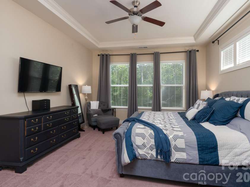 478 Iron Horse Lane, Midland, NC 28107.  MLS# CAR4371035, YatesRealty ID 19891. Primary Bath - main level