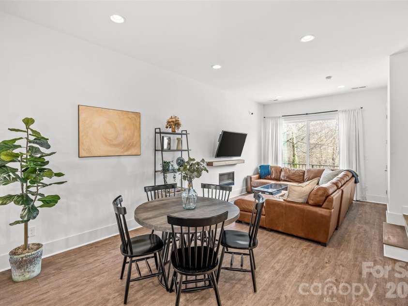 2631 Archdale Drive, Charlotte, NC 28210.  MLS# CAR4370027, YatesRealty ID 19892. 