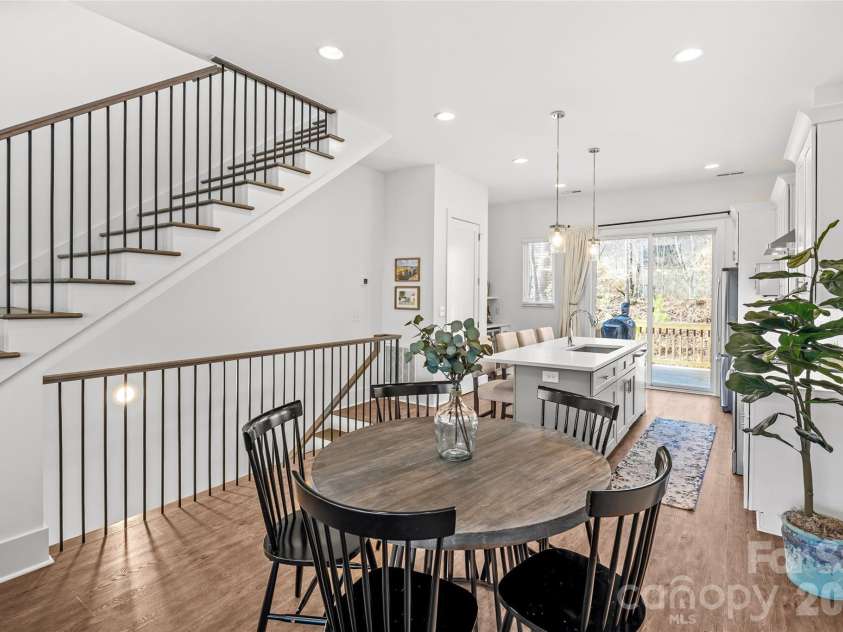 2631 Archdale Drive, Charlotte, NC 28210.  MLS# CAR4370027, YatesRealty ID 19892. 