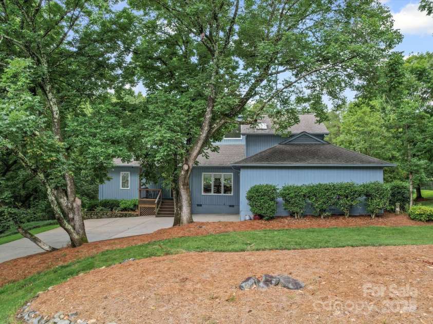 106 Boyter Court, Cramerton, NC 28032.  MLS# CAR4270175, YatesRealty ID 19893. 