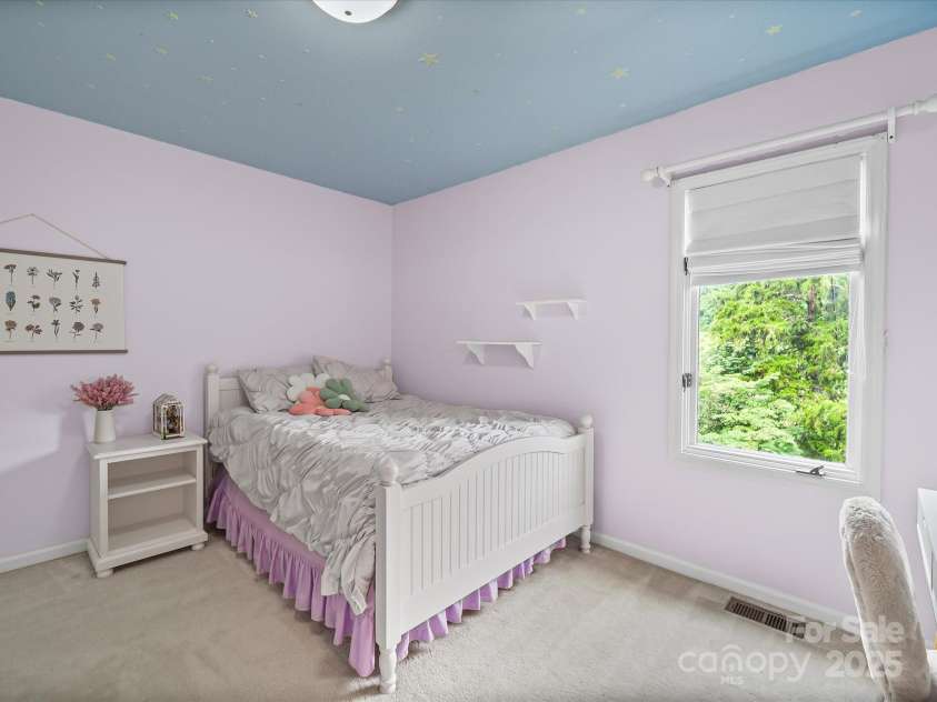 106 Boyter Court, Cramerton, NC 28032.  MLS# CAR4270175, YatesRealty ID 19893. 