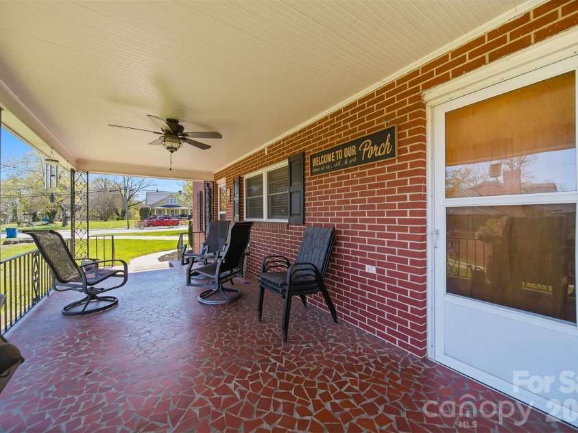 32 Falls Avenue, Granite Falls, NC 28630.  MLS# CAR4364691, YatesRealty ID 19893. 