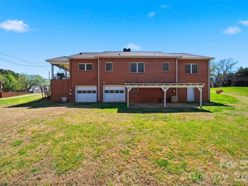 32 Falls Avenue, Granite Falls, NC 28630.  MLS# CAR4364691, YatesRealty ID 19893. 