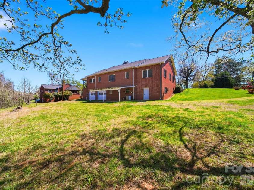 32 Falls Avenue, Granite Falls, NC 28630.  MLS# CAR4364691, YatesRealty ID 19893. 