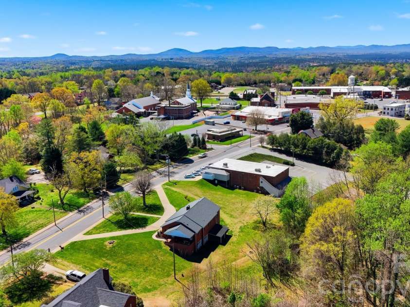 32 Falls Avenue, Granite Falls, NC 28630.  MLS# CAR4364691, YatesRealty ID 19893. 