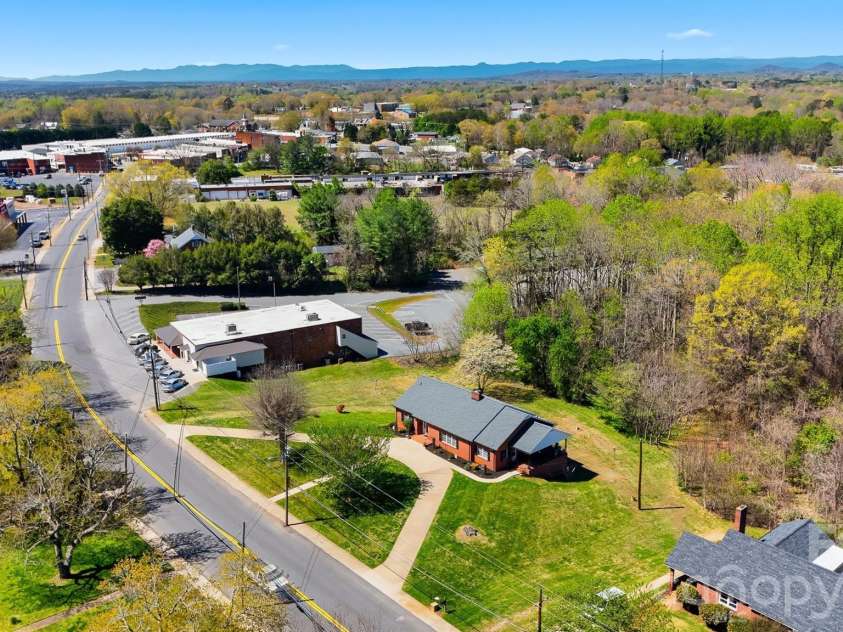 32 Falls Avenue, Granite Falls, NC 28630.  MLS# CAR4364691, YatesRealty ID 19893. 