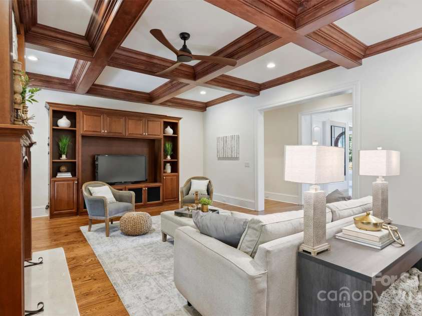 3032 Kings Manor Drive, Matthews, NC 28104.  MLS# CAR4265351, YatesRealty ID 19894. 