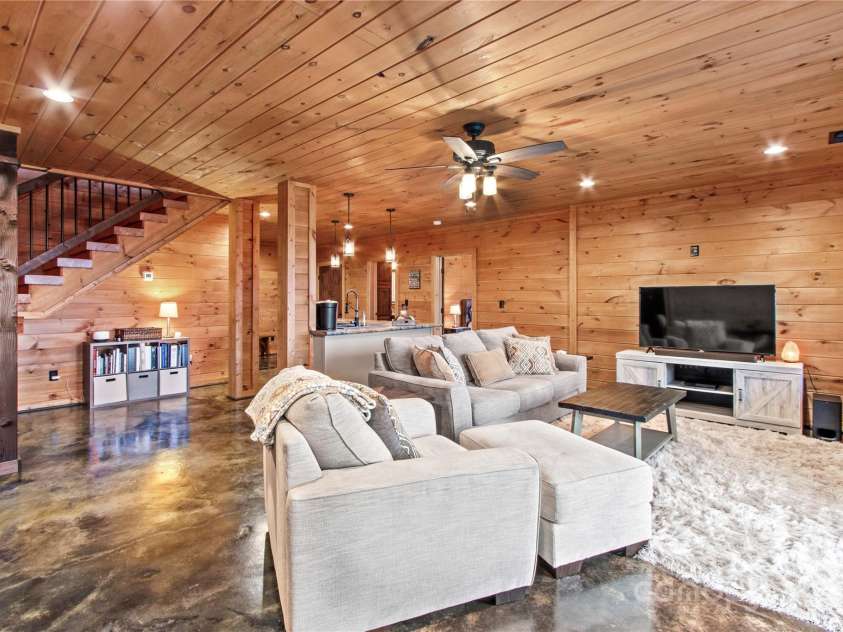 1220 Sierra Trace Road, Denton, NC 27239.  MLS# CAR4289896, YatesRealty ID 19896. 