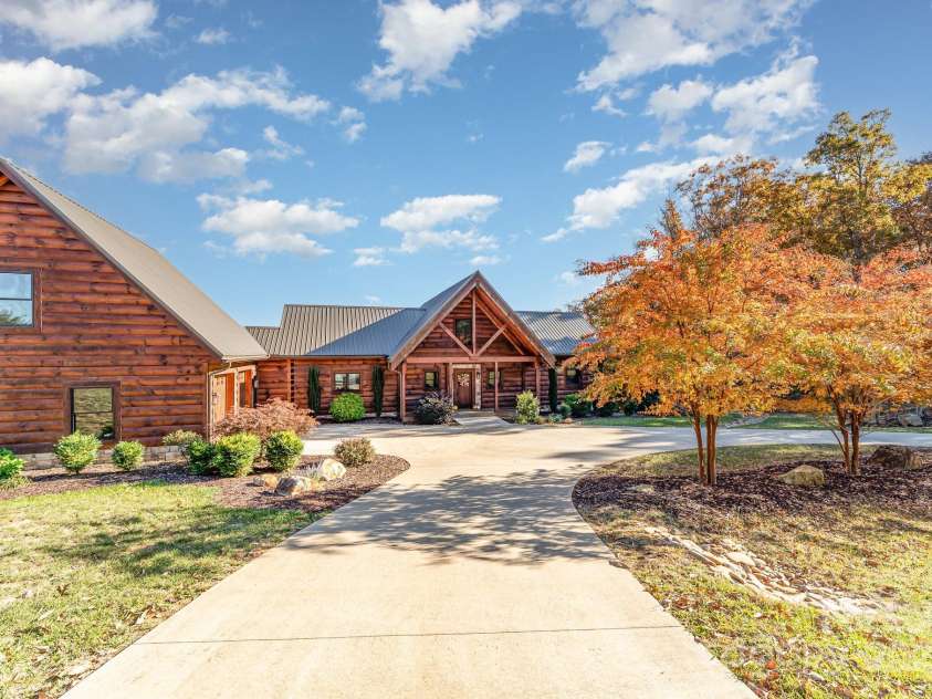 1220 Sierra Trace Road, Denton, NC 27239.  MLS# CAR4289896, YatesRealty ID 19896. 