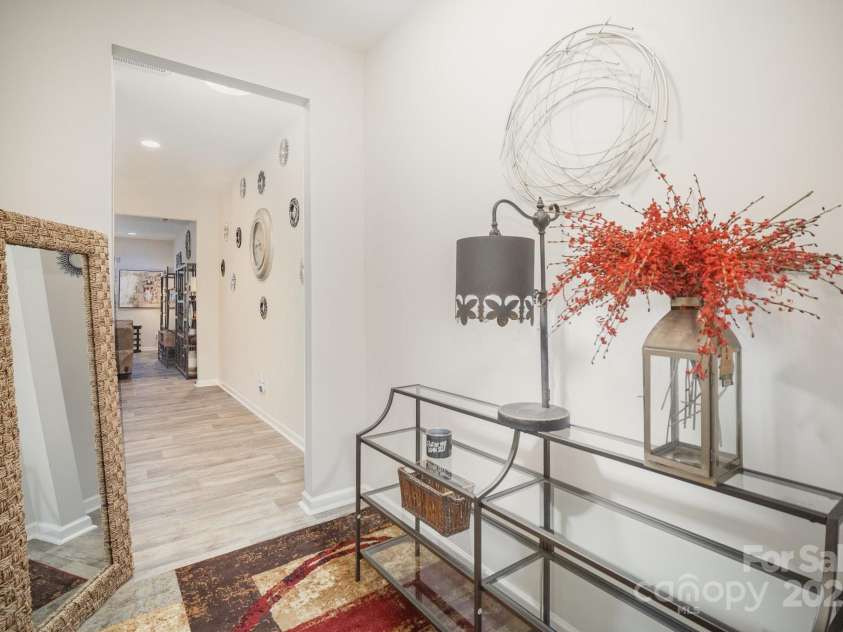 5948 River Meadow Court, Charlotte, NC 28213.  MLS# CAR4239641, YatesRealty ID 19897. 